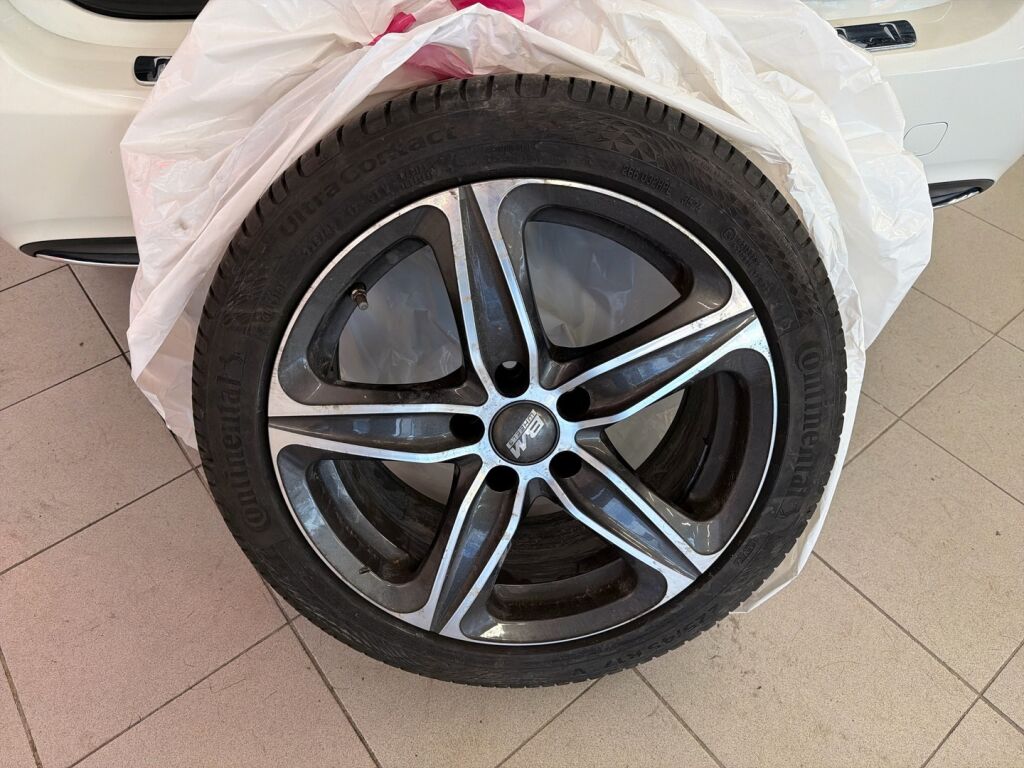 Mercedes-Benz B 2015 Valkoinen