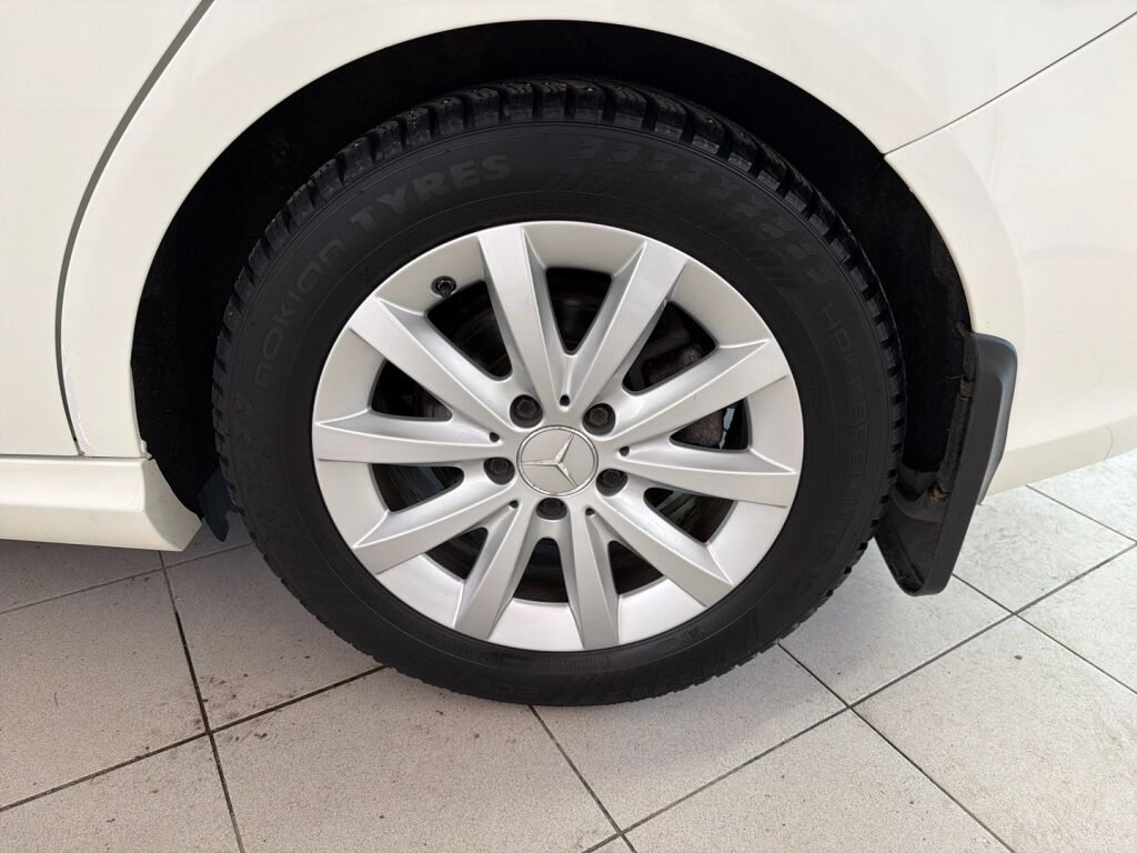 Mercedes-Benz B 2015 Valkoinen