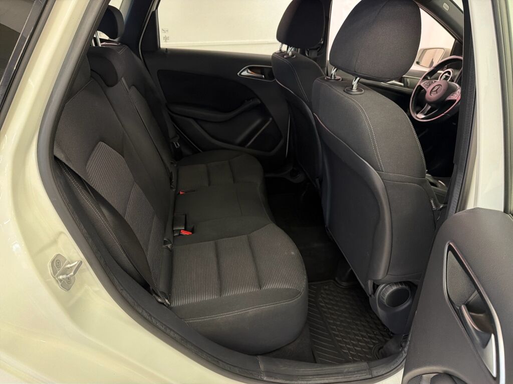 Mercedes-Benz B 2015 Valkoinen