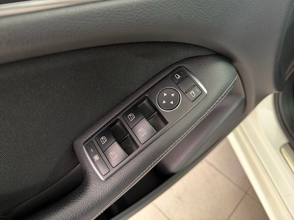 Mercedes-Benz B 2015 Valkoinen