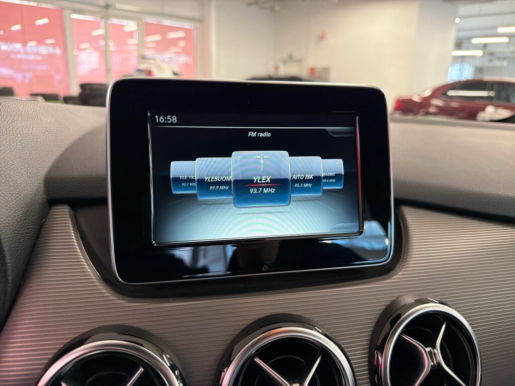 Mercedes-Benz B 2015 Valkoinen