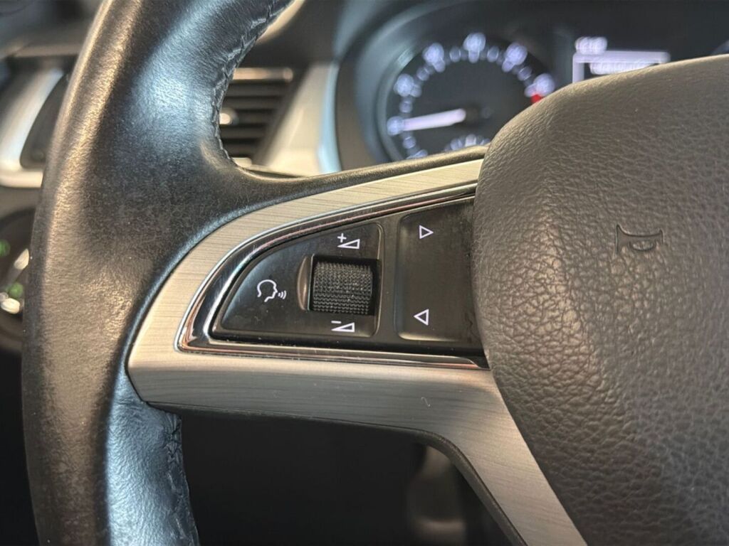 Skoda Rapid 2016 Valkoinen