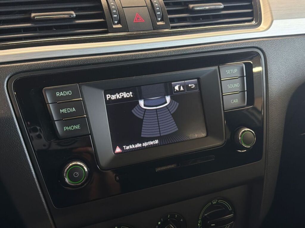 Skoda Rapid 2016 Valkoinen