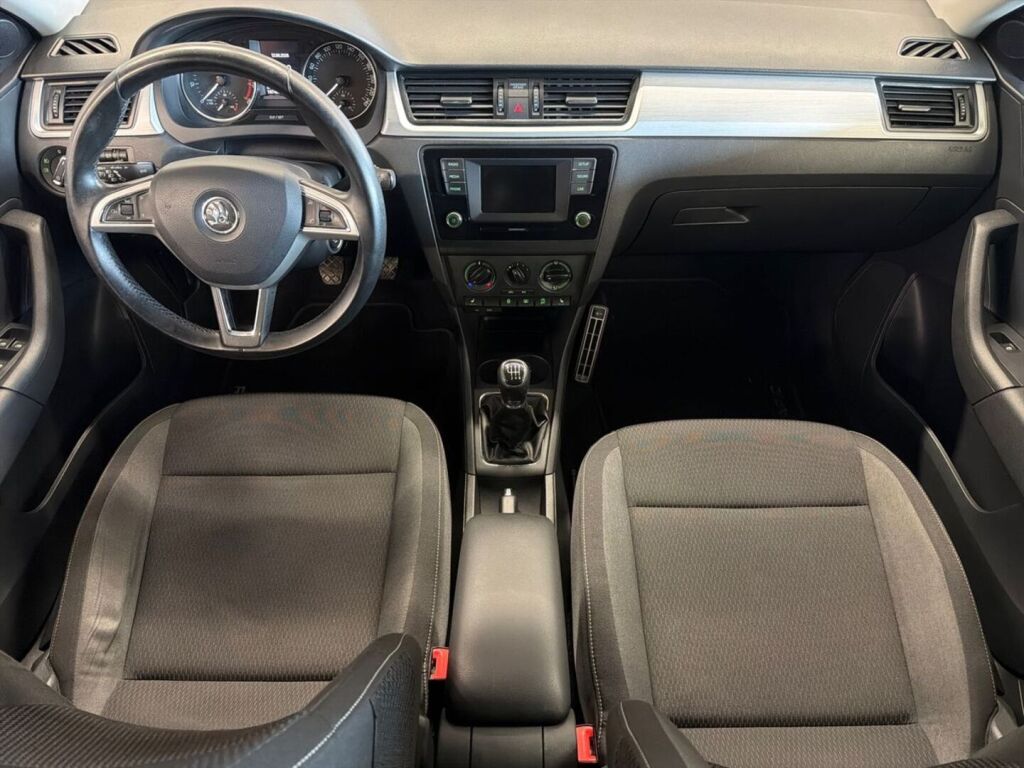 Skoda Rapid 2016 Valkoinen