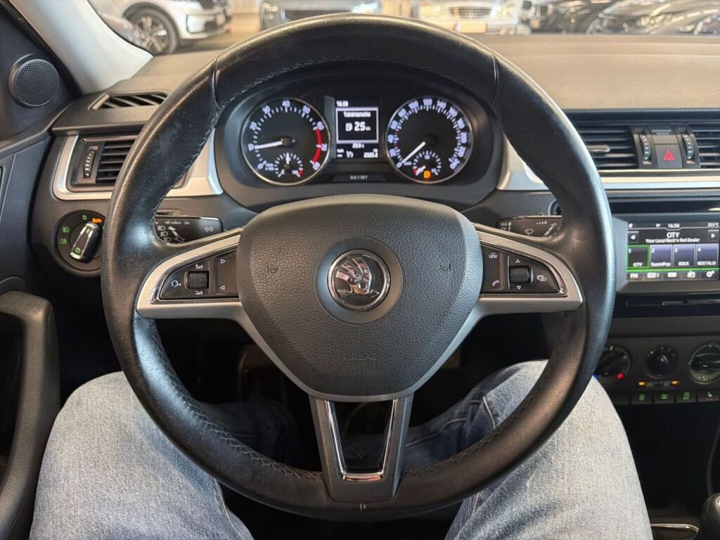 Skoda Rapid 2016 Valkoinen