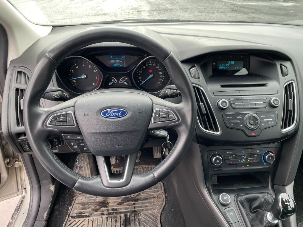 Ford Focus 2015 Harmaa