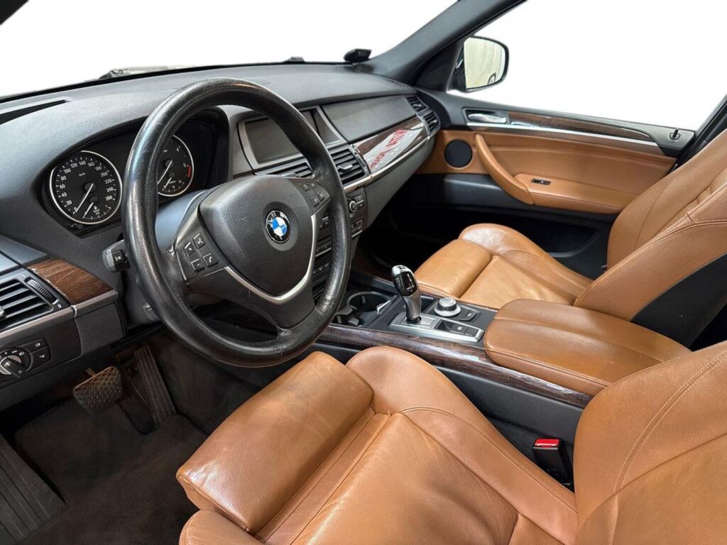 BMW X5 2008 Ruskea (beige)