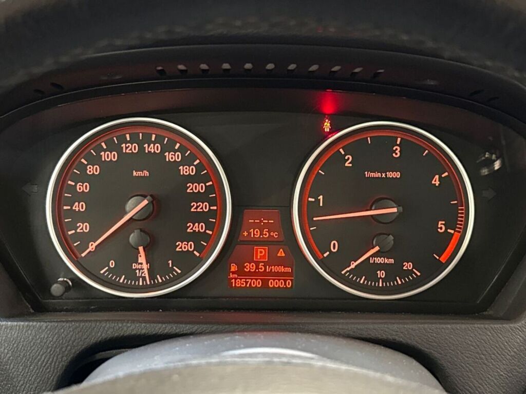 BMW X5 2008 Ruskea (beige)