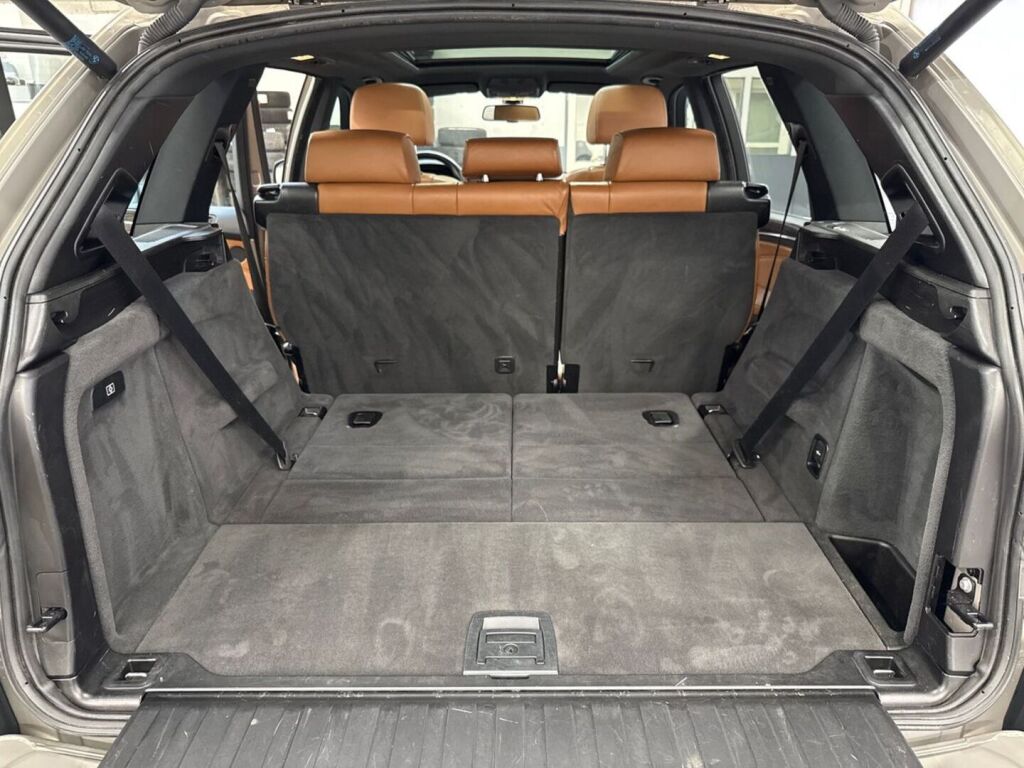 BMW X5 2008 Ruskea (beige)