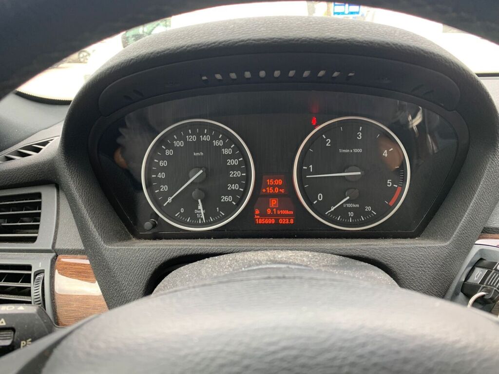 BMW X5 2008 Ruskea (beige)
