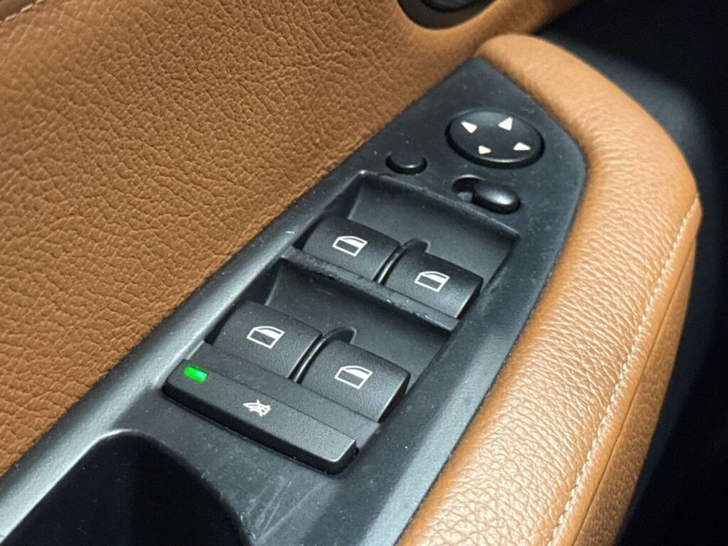 BMW X5 2008 Ruskea (beige)