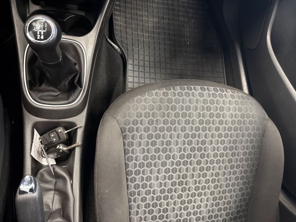 Opel Corsa 2015 Ruskea (beige)