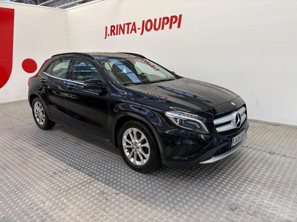 Mercedes-Benz GLA 2015 Musta