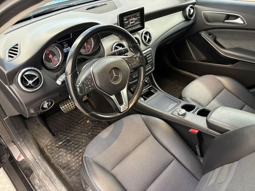 Mercedes-Benz GLA 2015 Musta
