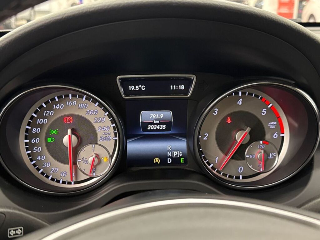 Mercedes-Benz GLA 2015 Harmaa