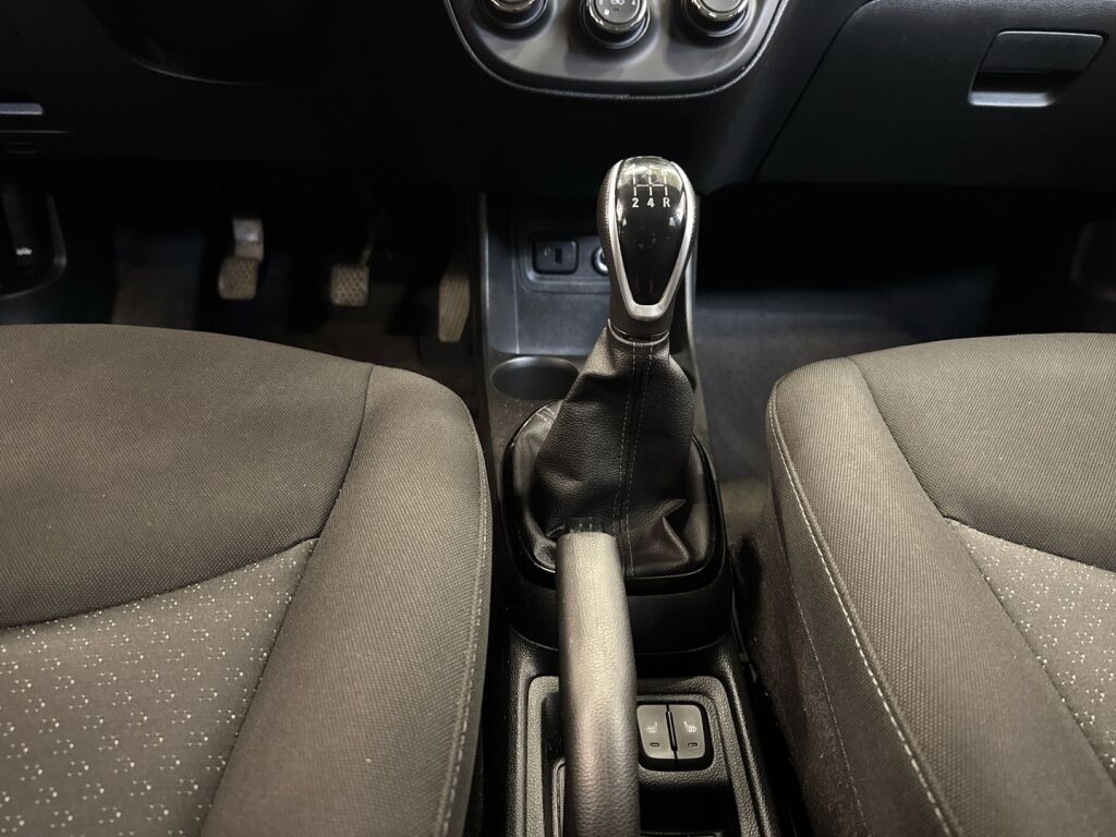 Opel Karl 2015 Punainen