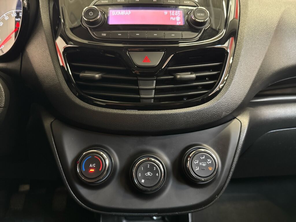 Opel Karl 2015 Punainen