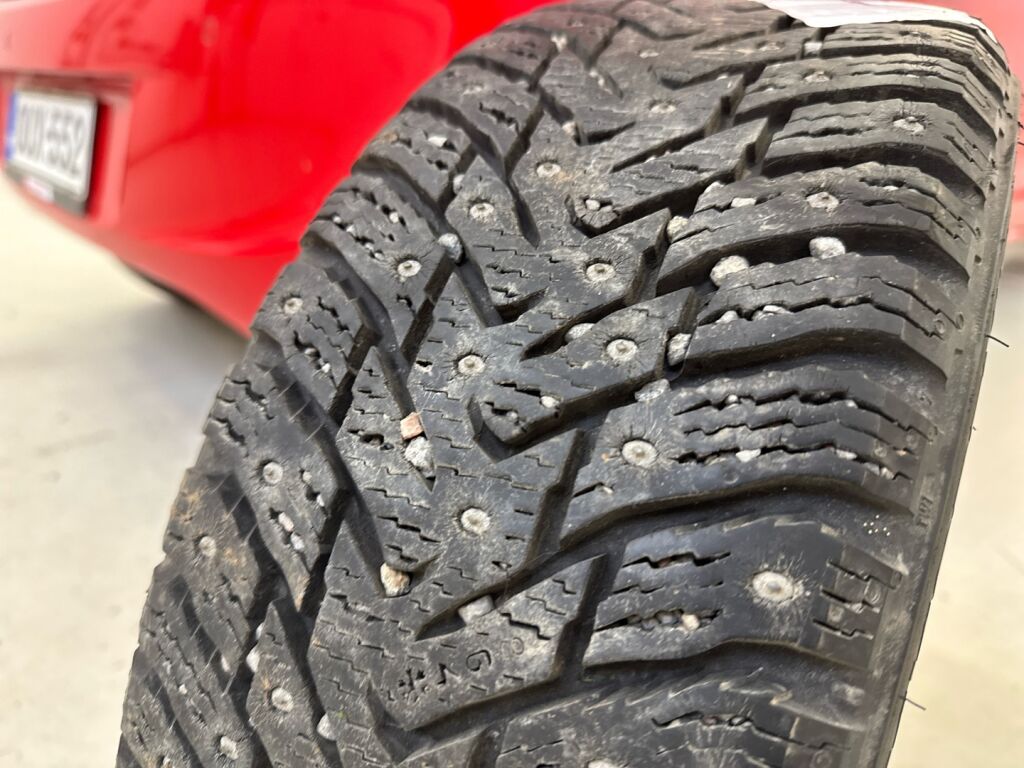 Opel Karl 2015 Punainen