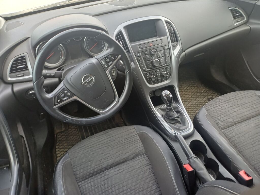 Opel Astra 2015 Valkoinen