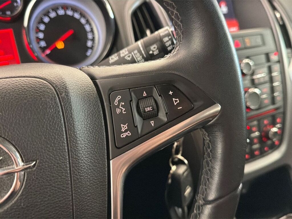 Opel Astra 2015 Valkoinen