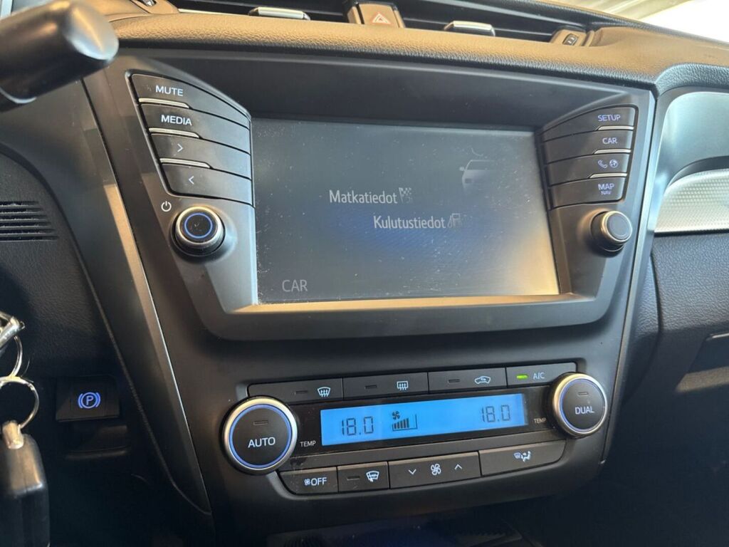 Toyota Avensis 2015 Metallinhohto Hopea