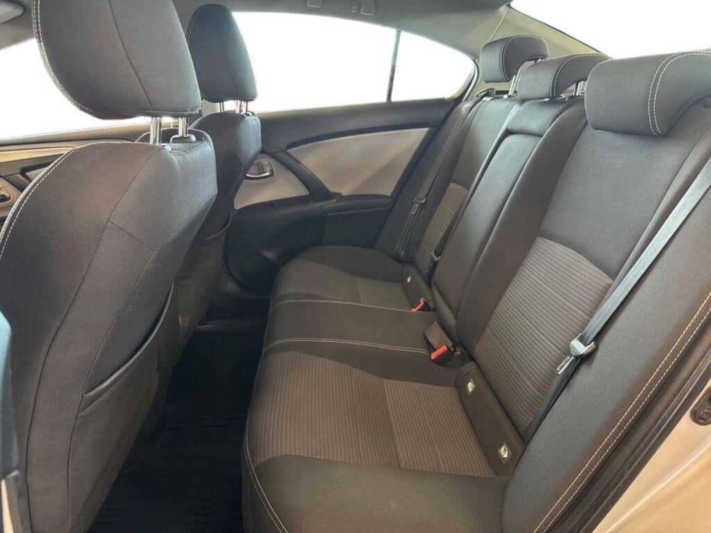 Toyota Avensis 2015 Metallinhohto Hopea