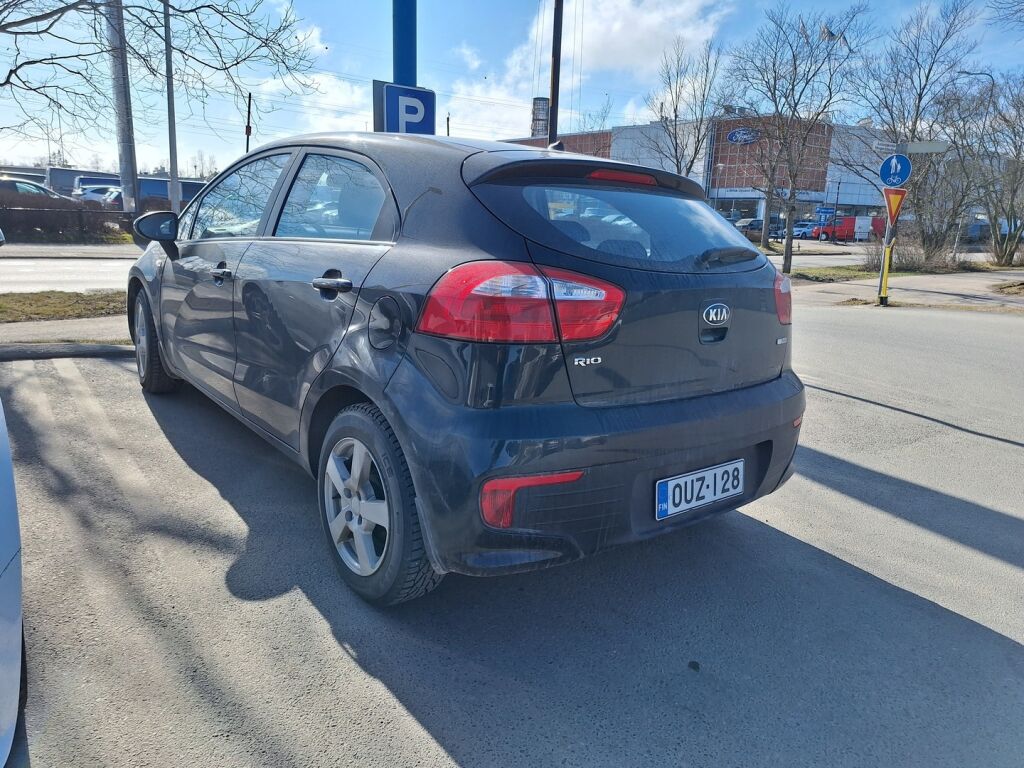 Kia Rio 2015 Musta