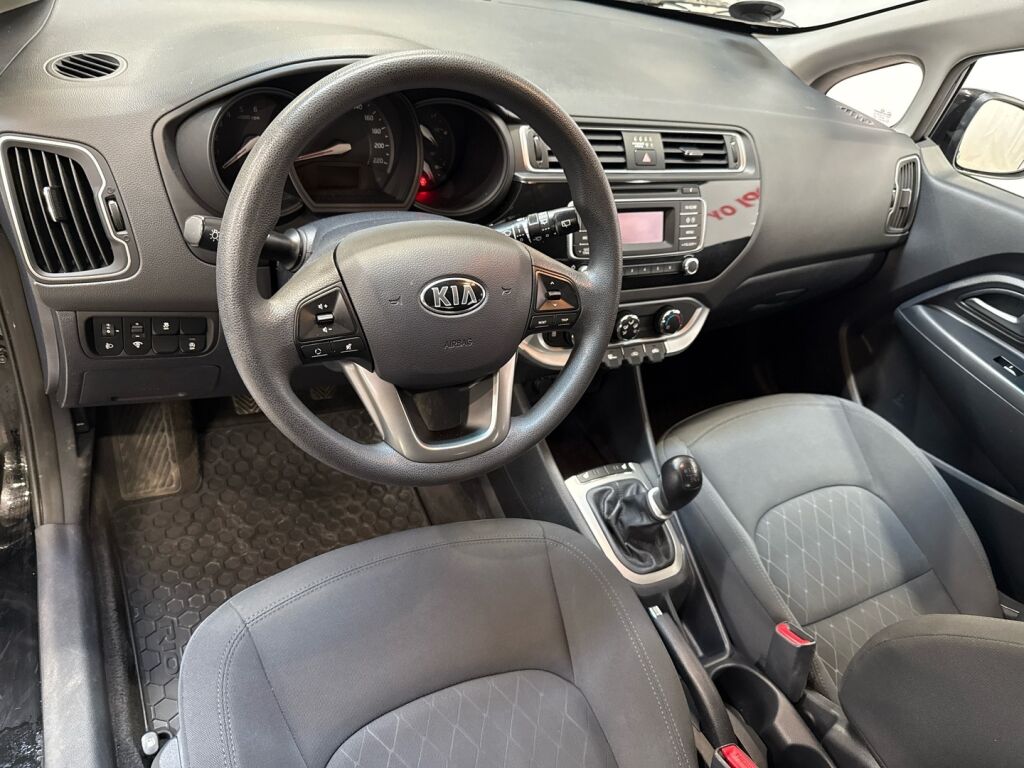 Kia Rio 2015 Musta