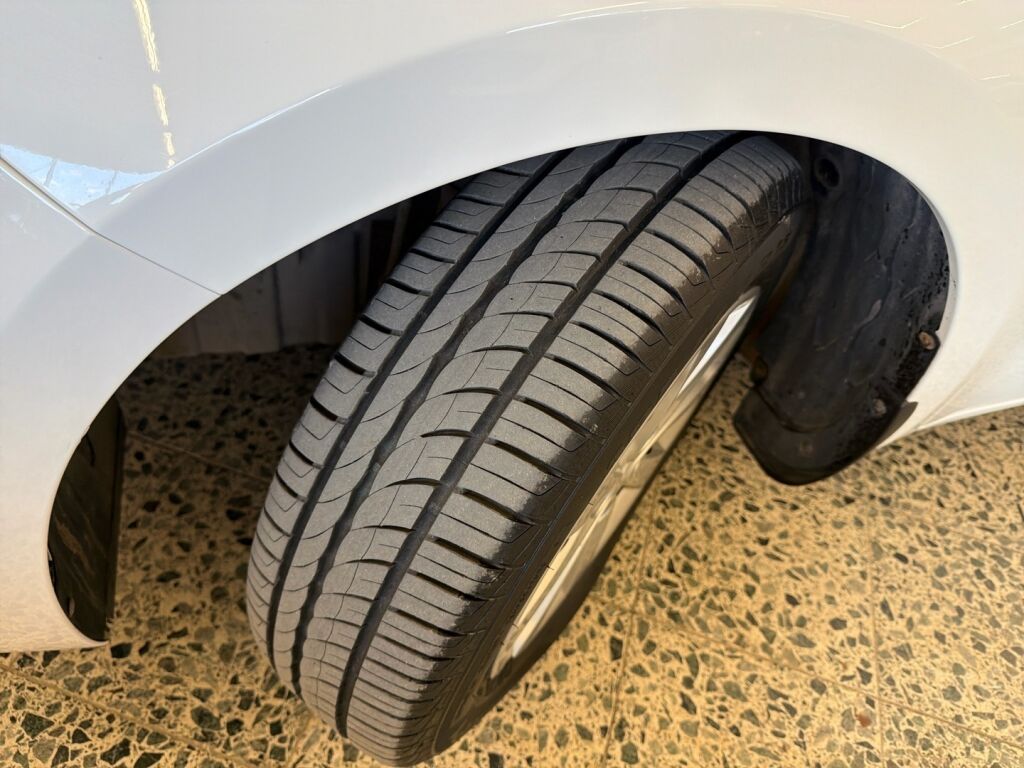 Kia Rio 2016 Valkoinen