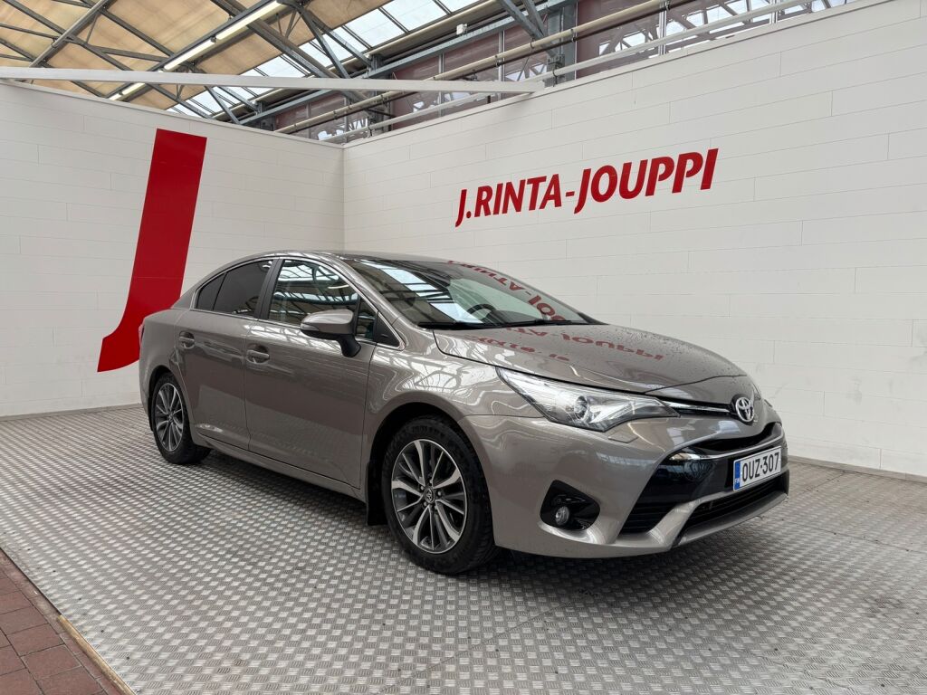 Toyota Avensis 2015 Ruskea (beige)