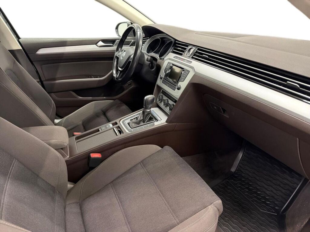 Volkswagen Passat 2015 Ruskea (beige)