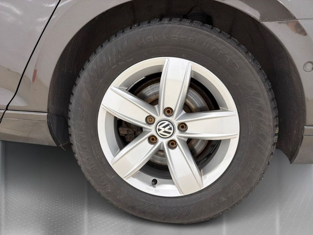 Volkswagen Passat 2015 Ruskea (beige)