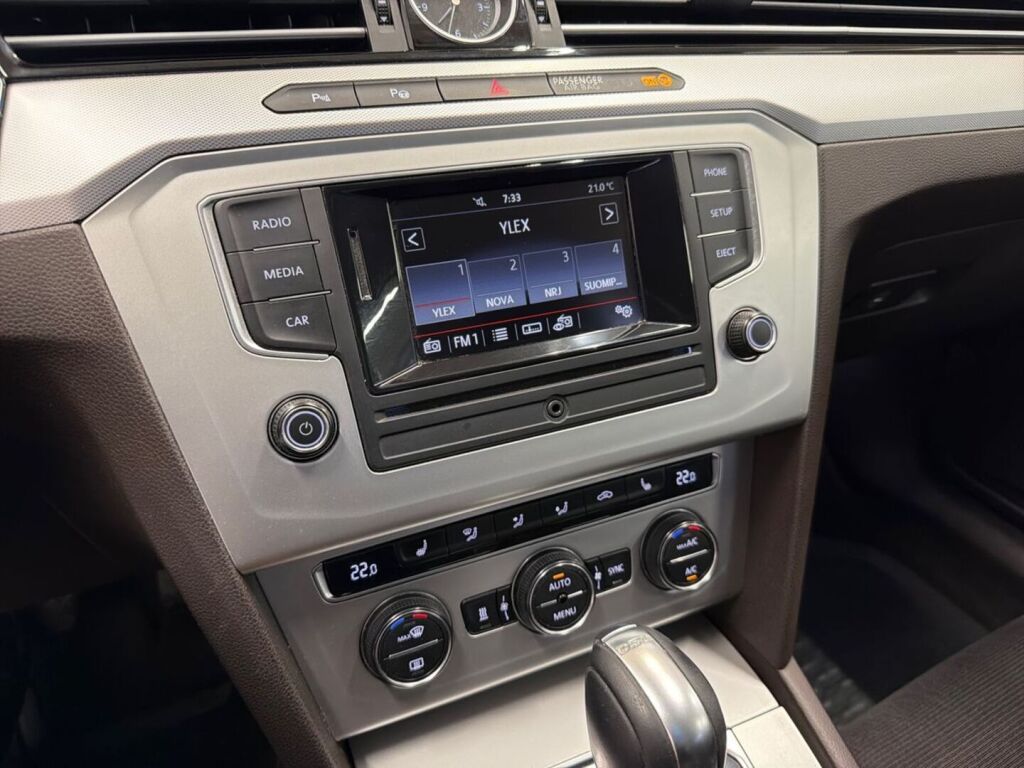 Volkswagen Passat 2015 Ruskea (beige)