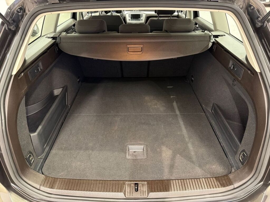 Volkswagen Passat 2015 Ruskea (beige)