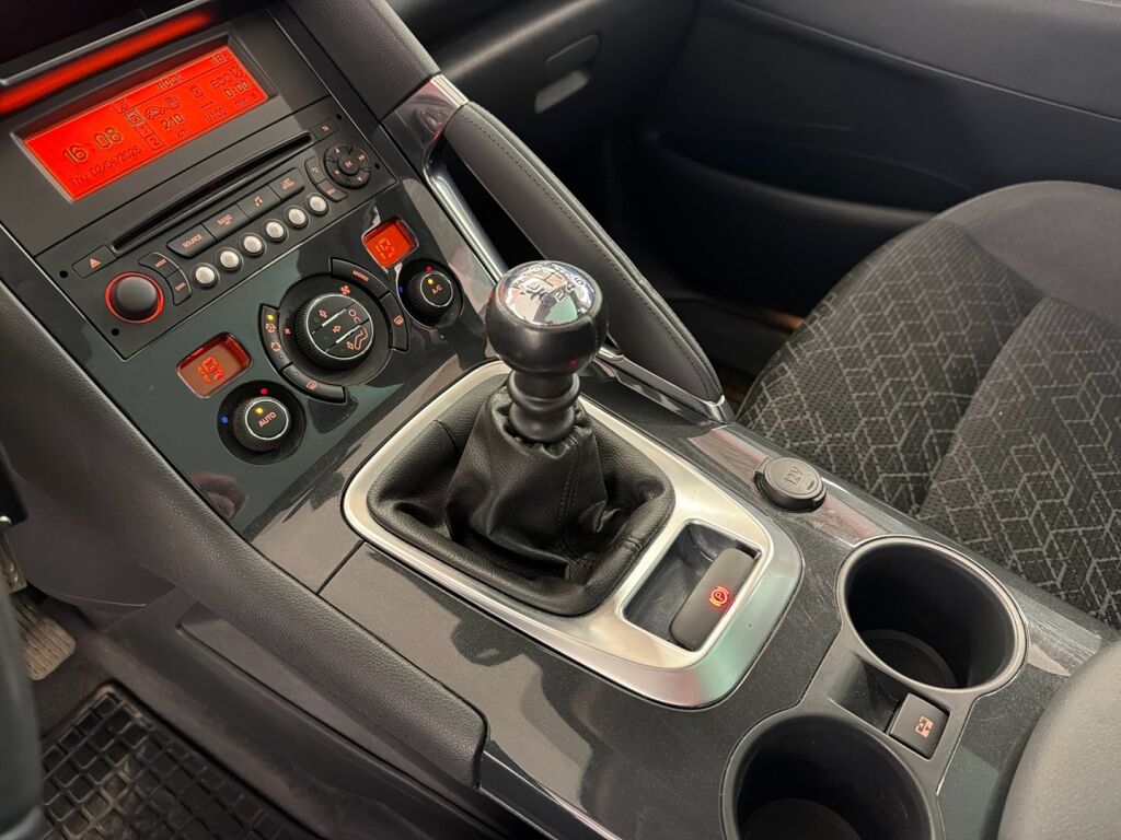 Peugeot 3008 2015 Valkoinen