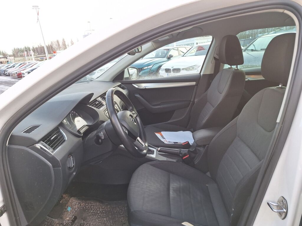 Skoda Octavia 2016 Valkoinen