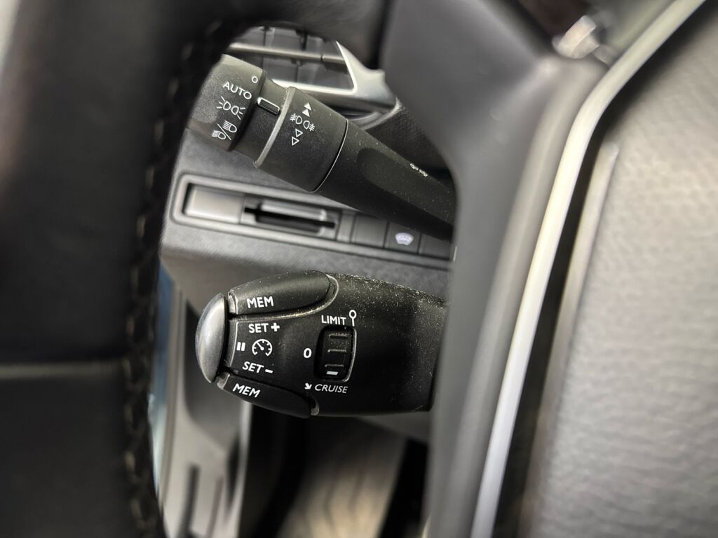 Peugeot 5008 2018 Harmaa