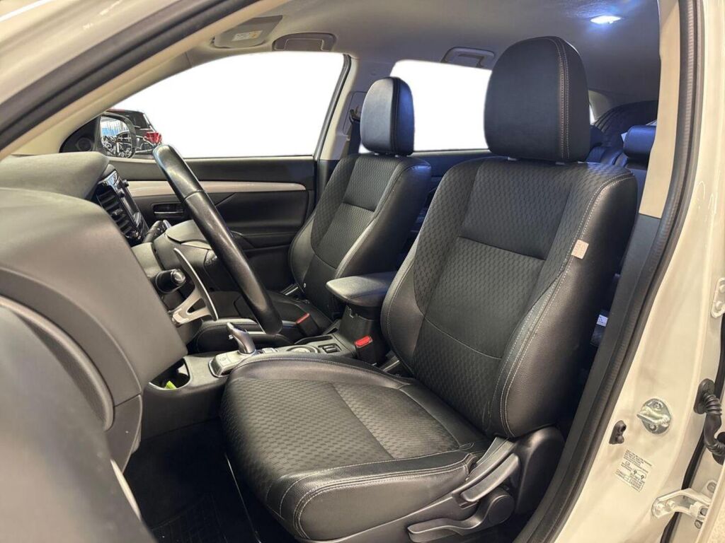 Mitsubishi Outlander PHEV 2014 Valkoinen