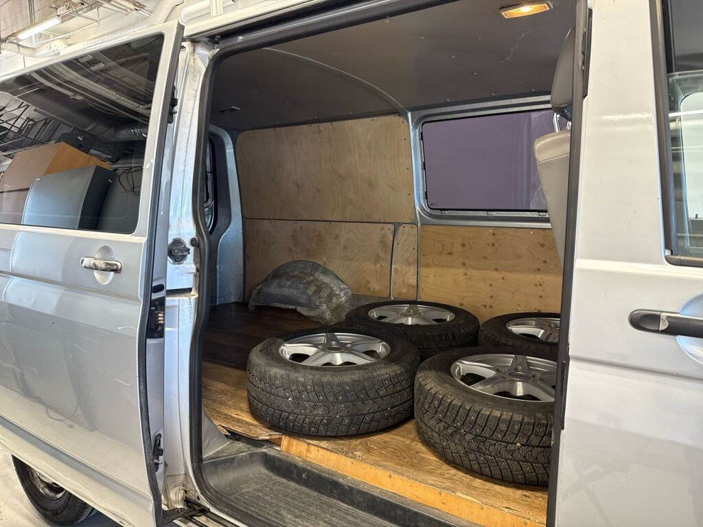 Volkswagen Transporter 2005 Harmaa