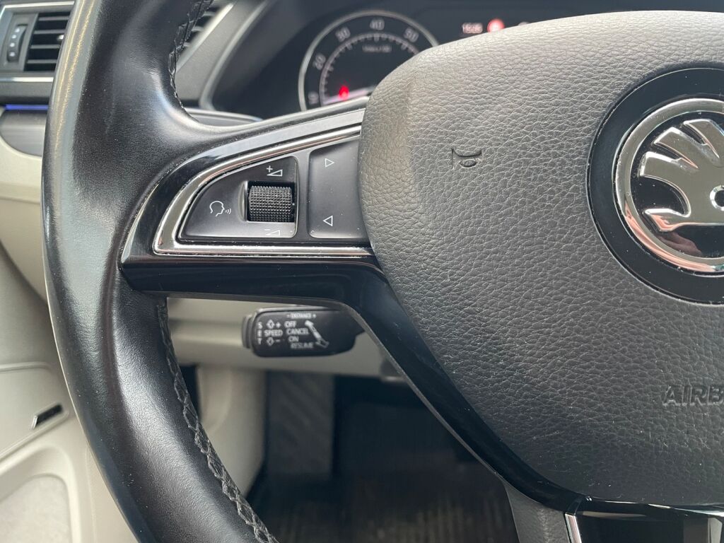 Skoda Superb 2016 Harmaa