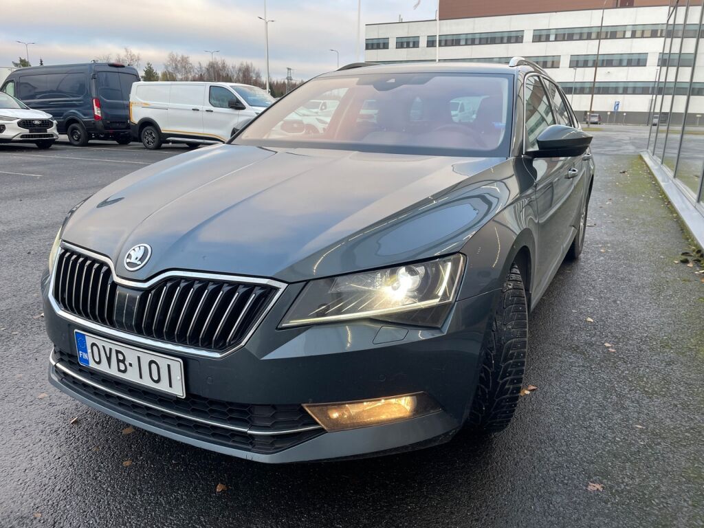Skoda Superb 2016 Harmaa