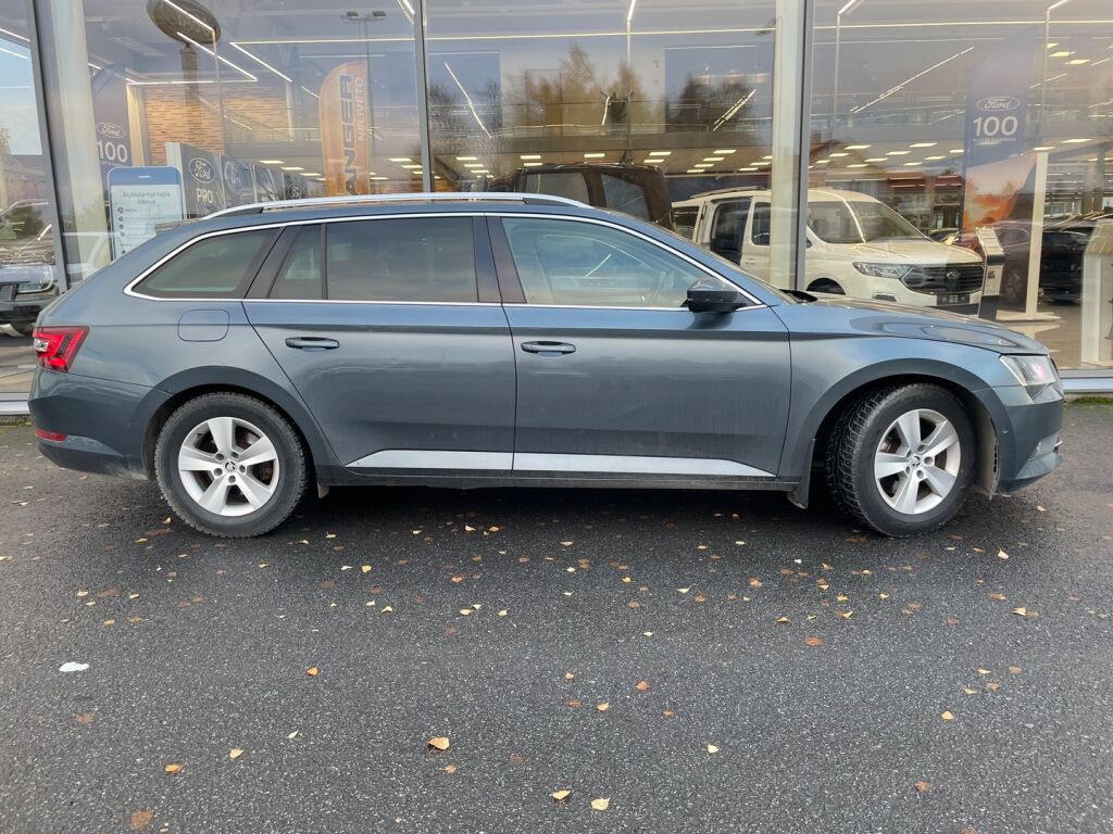 Skoda Superb 2016 Harmaa