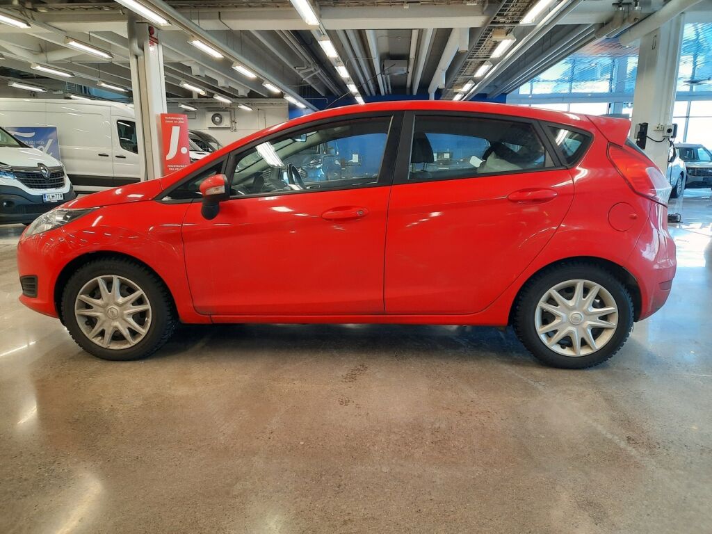 Ford Fiesta 2016 Punainen
