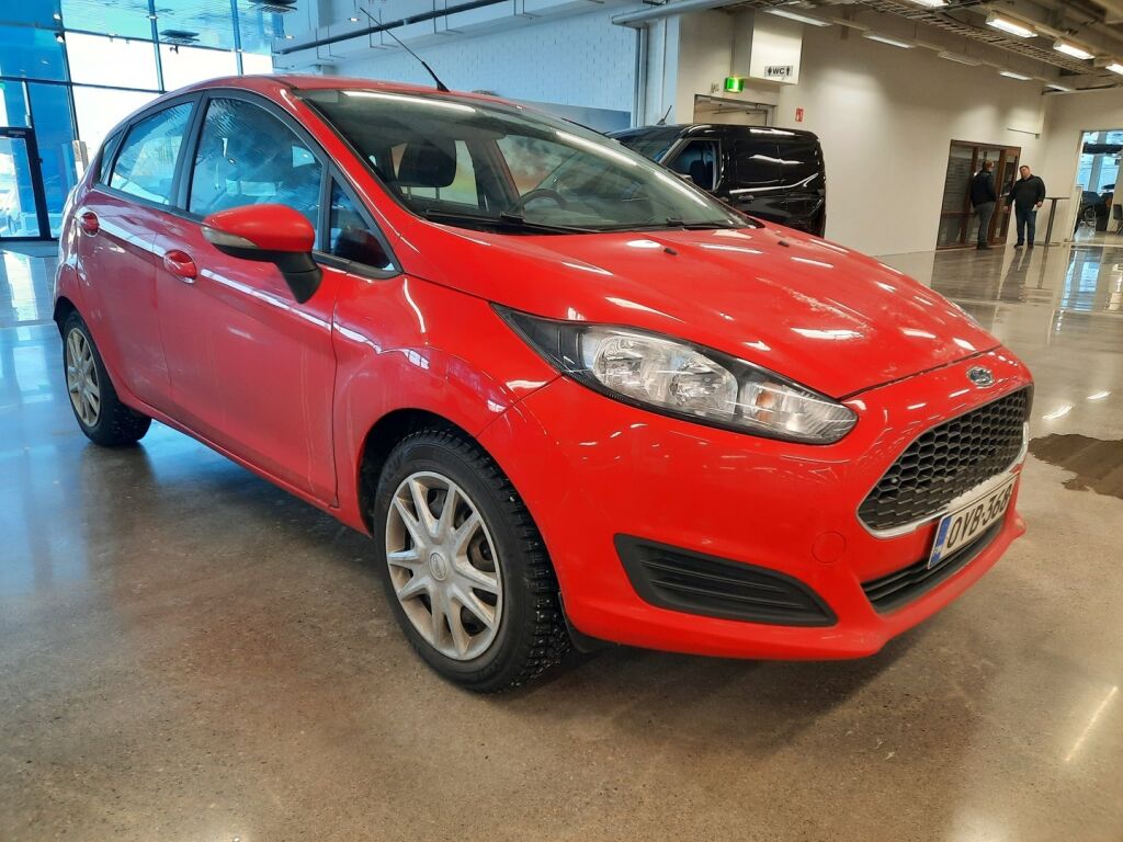 Ford Fiesta 2016 Punainen