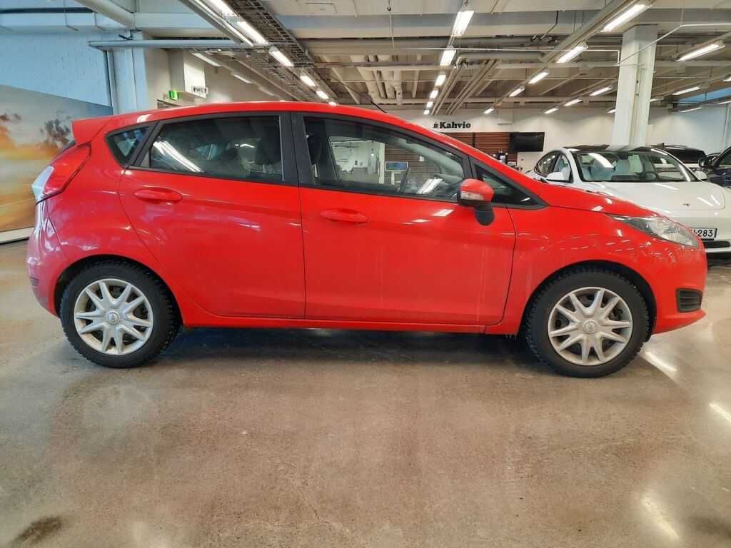 Ford Fiesta 2016 Punainen