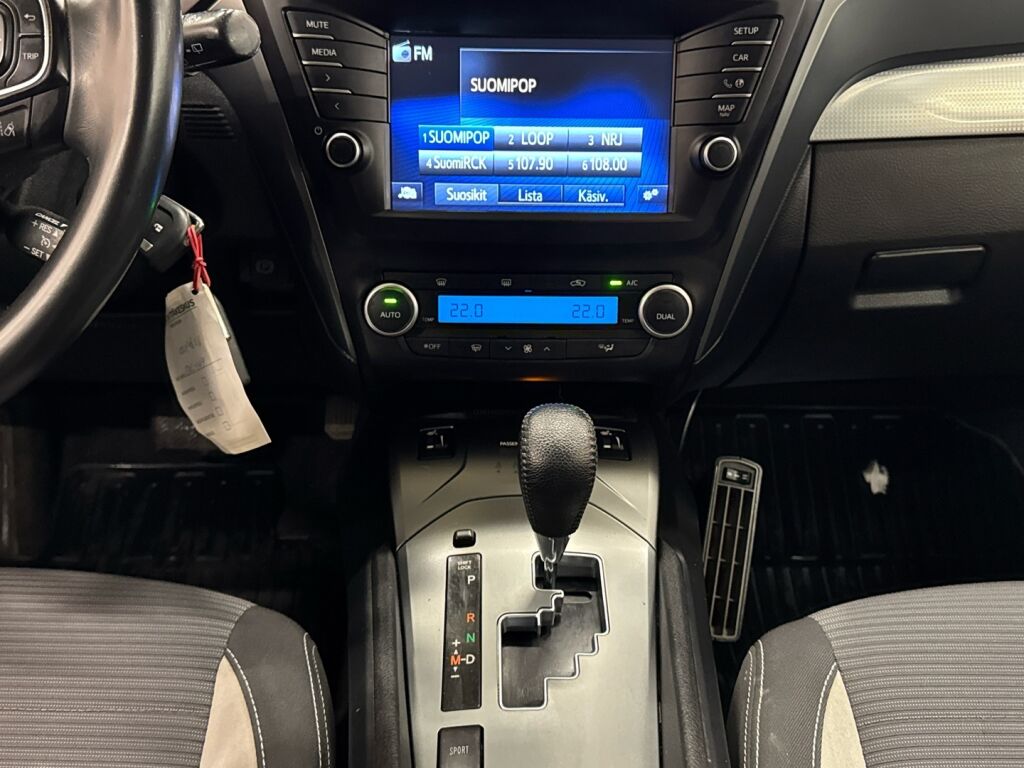 Toyota Avensis 2016 Harmaa