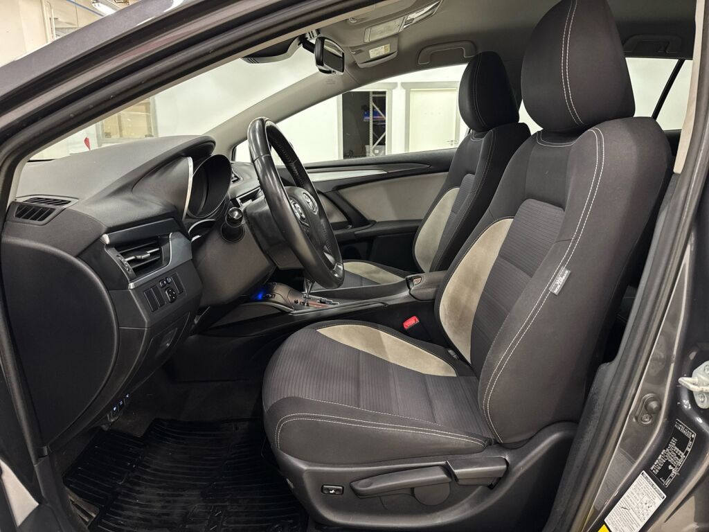Toyota Avensis 2016 Harmaa