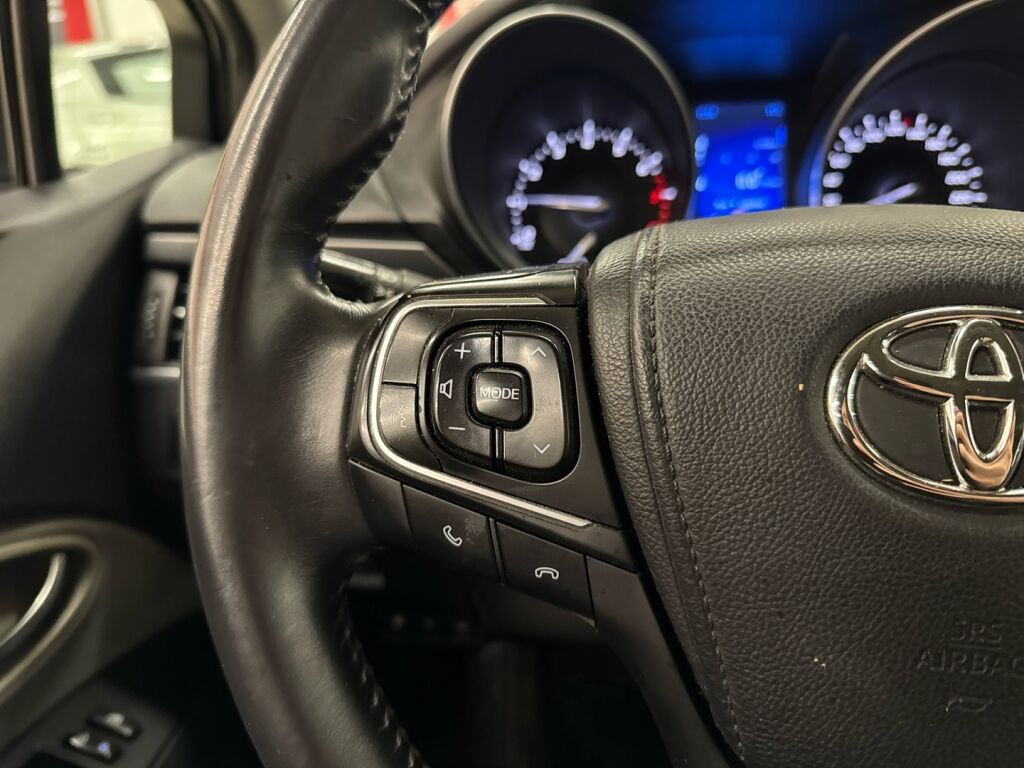 Toyota Avensis 2016 Harmaa