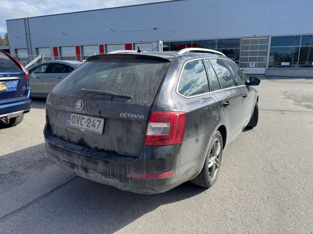 Skoda Octavia 2016 Musta