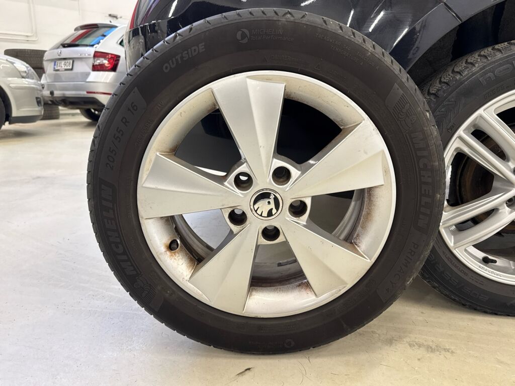 Skoda Octavia 2016 Musta